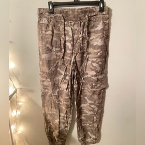 COPY - American Eagle Camo Joggers